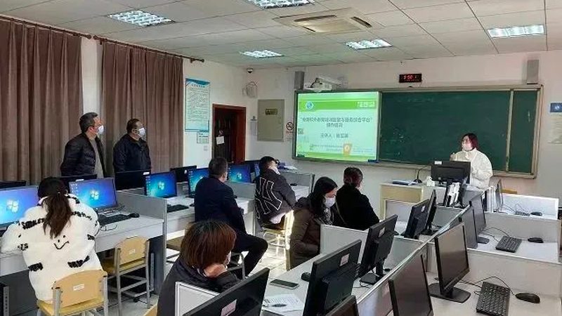 职业培训短期班与长期班：如何选择最适合你的学习路径