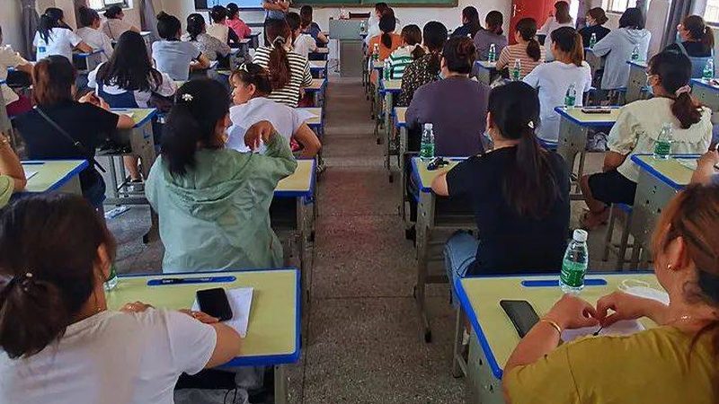 成人高考报名流程揭秘：轻松应对，顺利通关